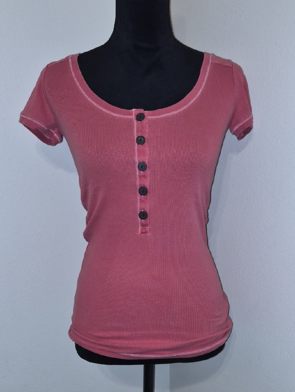 American Eagle Outfitters Red Short-Sleeve Ribbed Henley Top